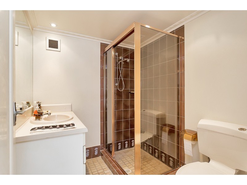 4 Old Burleigh Road, Surfers Paradise QLD 4217