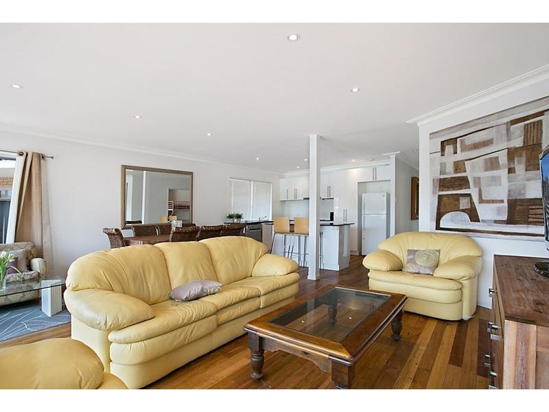 25 Sunrise Boulevard, Surfers Paradise QLD 4217