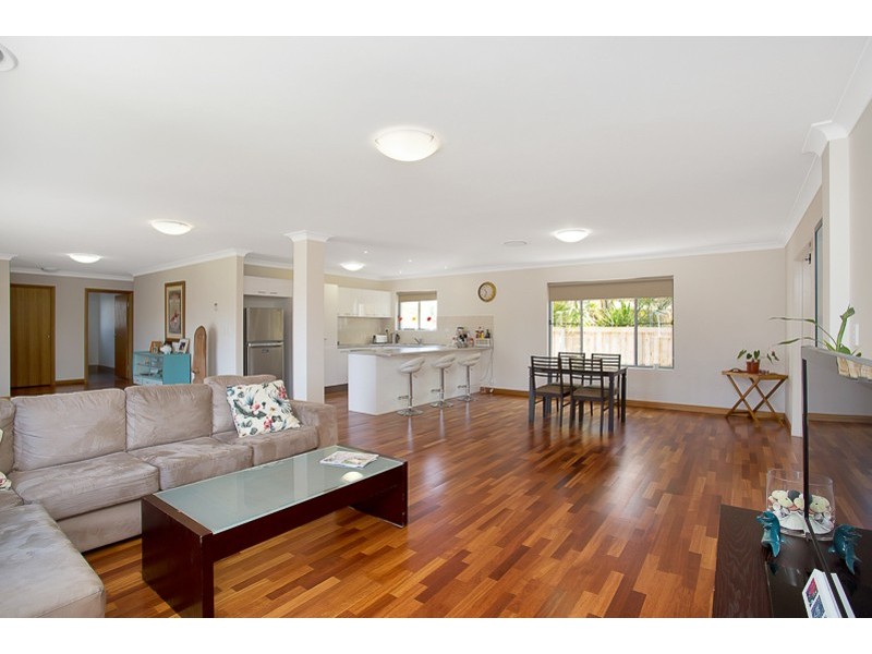 82 Sovereign Drive, Mermaid Waters QLD 4218