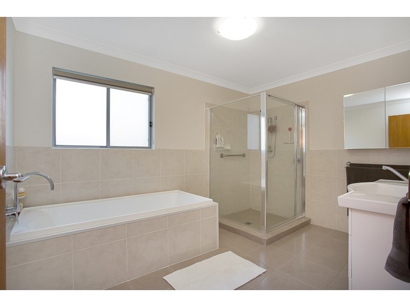 82 Sovereign Drive, Mermaid Waters QLD 4218