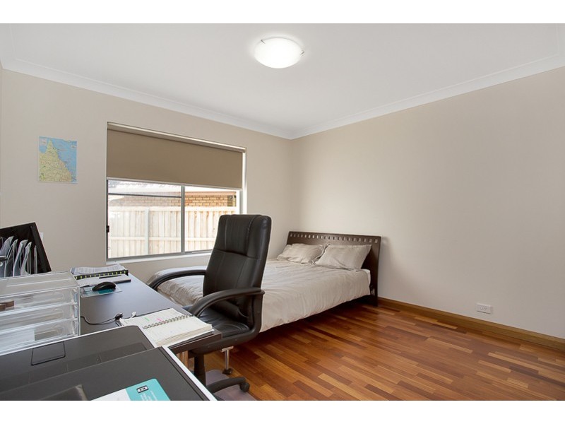 82 Sovereign Drive, Mermaid Waters QLD 4218