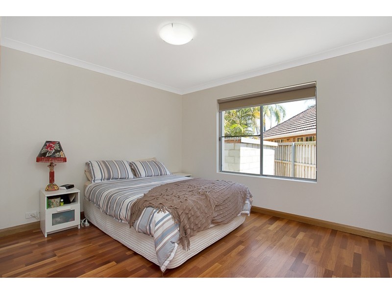 82 Sovereign Drive, Mermaid Waters QLD 4218