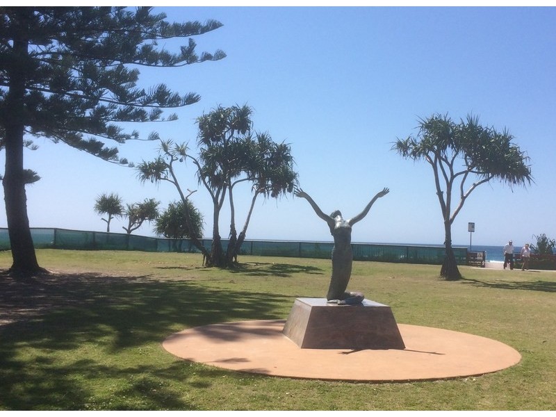 82 Sovereign Drive, Mermaid Waters QLD 4218