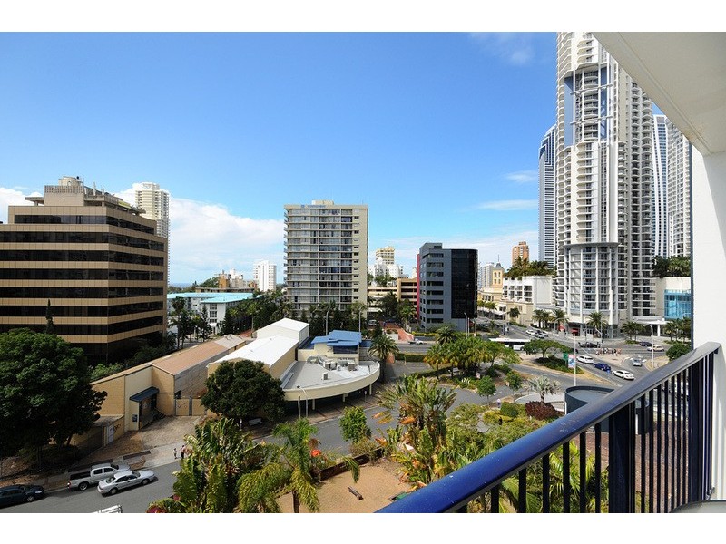 2 Riverview Parade, Surfers Paradise QLD 4217