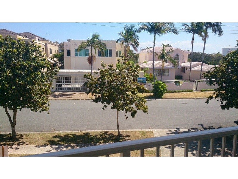 4/250 Stanhill Drive, Surfers Paradise QLD 4217