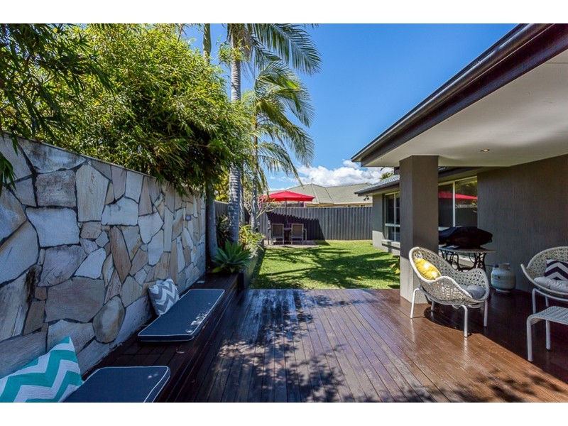 15 Vanderbilt Court, Varsity Lakes QLD 4227