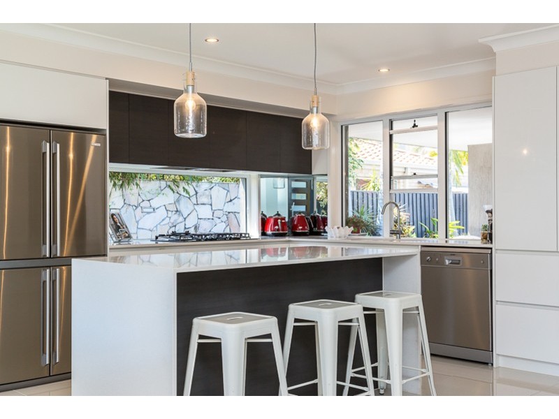 15 Vanderbilt Court, Varsity Lakes QLD 4227