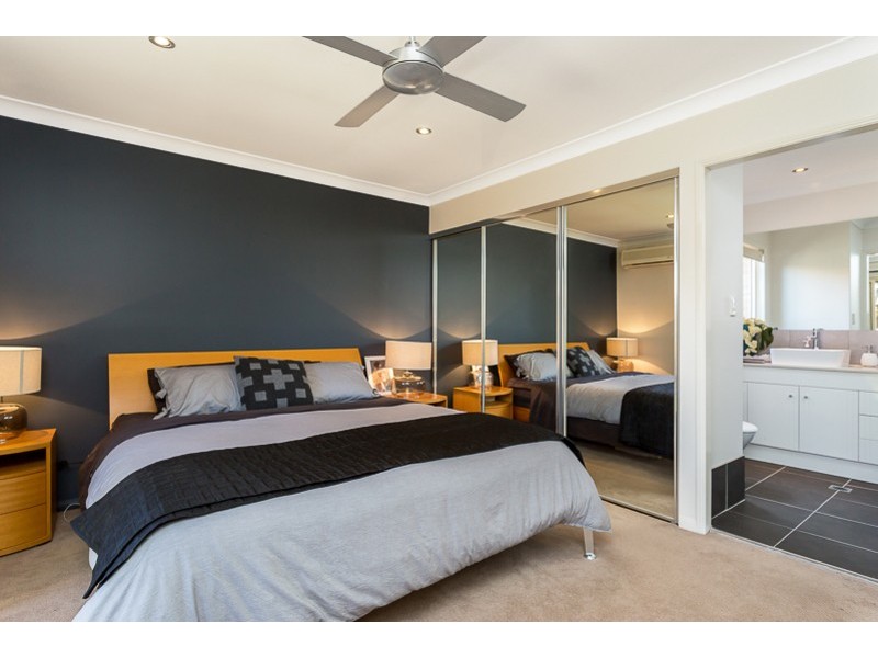 15 Vanderbilt Court, Varsity Lakes QLD 4227