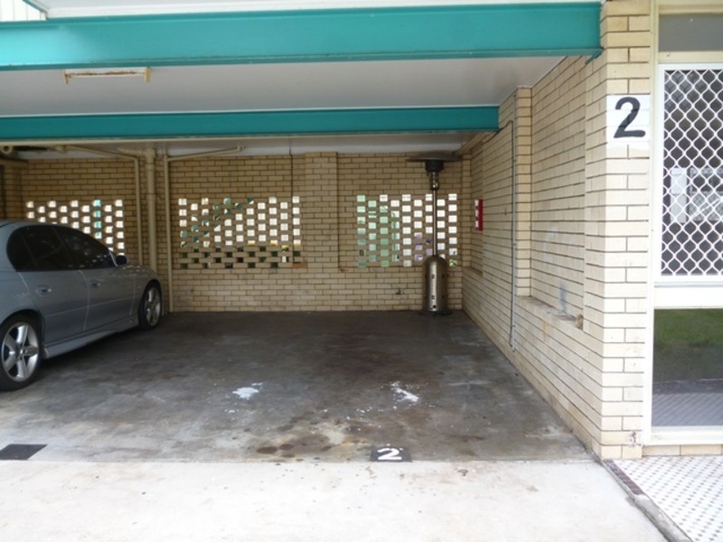 2/250 Stanhill Drive, Chevron Island QLD 4217