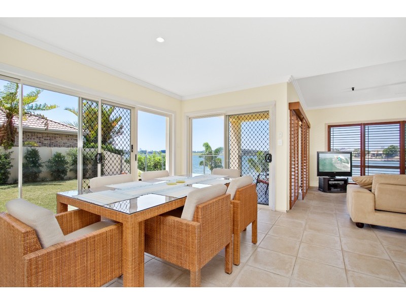 2 Massachusetts Court, Varsity Lakes QLD 4227