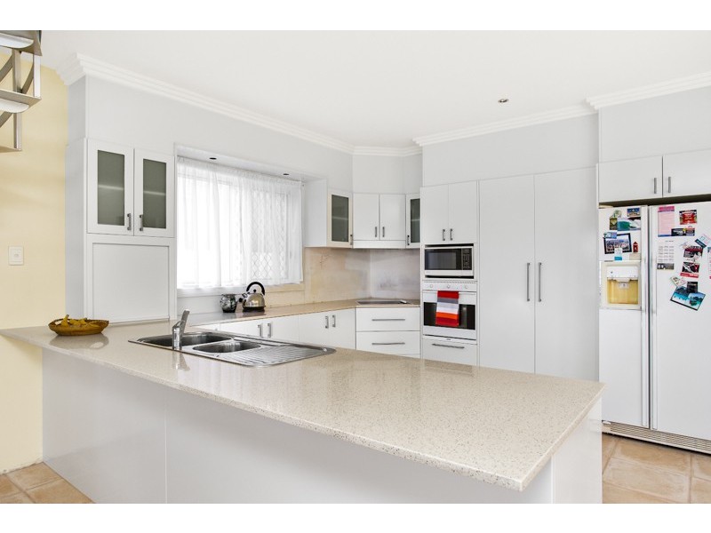 2 Massachusetts Court, Varsity Lakes QLD 4227