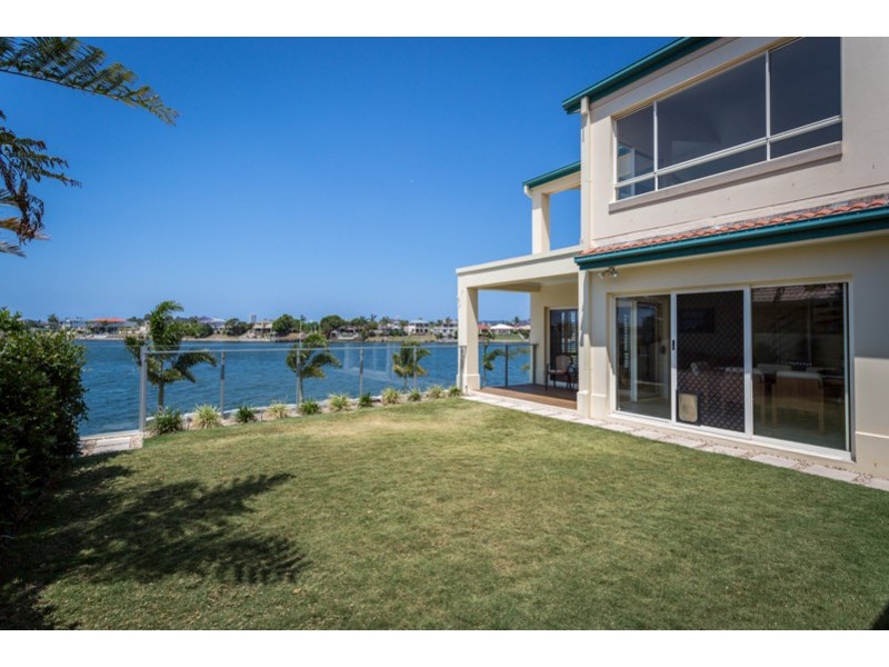 2 Massachusetts Court, Varsity Lakes QLD 4227