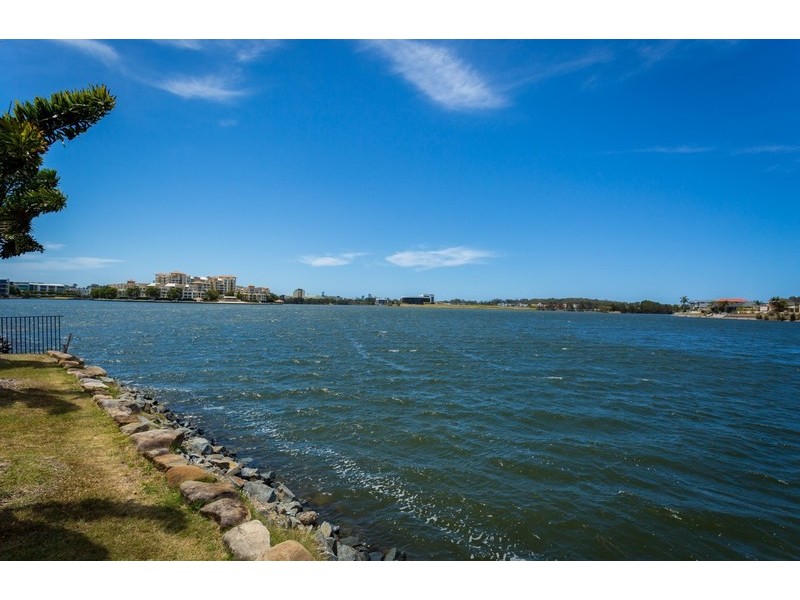 2 Massachusetts Court, Varsity Lakes QLD 4227