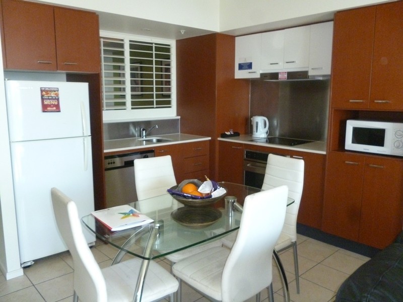 23 Ferny  Avenue, Surfers Paradise QLD 4217