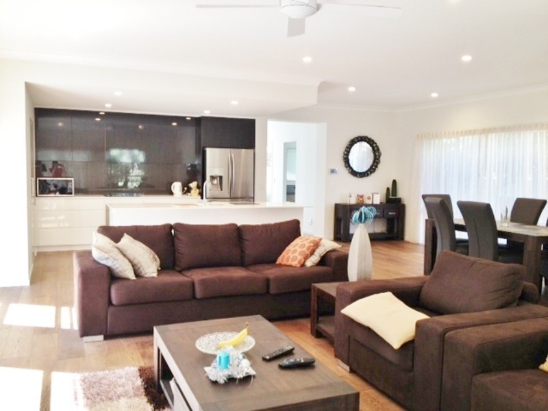 53 Fairway Drive, Clear Island Waters QLD 4226