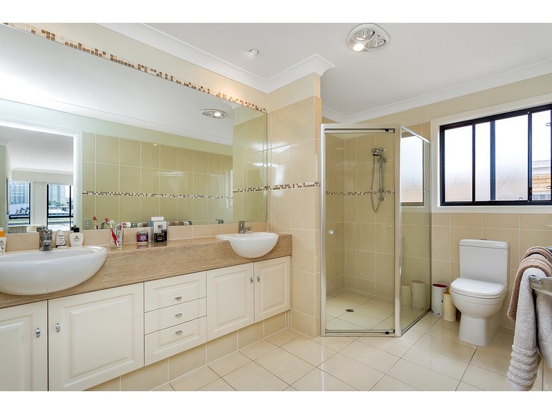 1/21 Sunrise Boulevard, Surfers Paradise QLD 4217