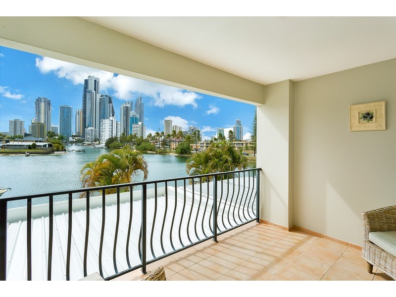 1/21 Sunrise Boulevard, Surfers Paradise QLD 4217