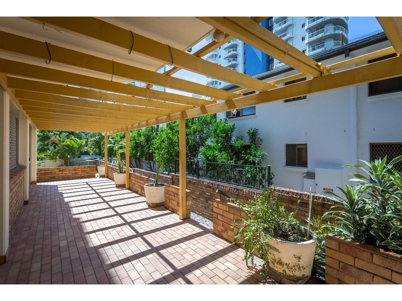 1 “Alba 10″/11 Riverview Parade, Surfers Paradise QLD 4217