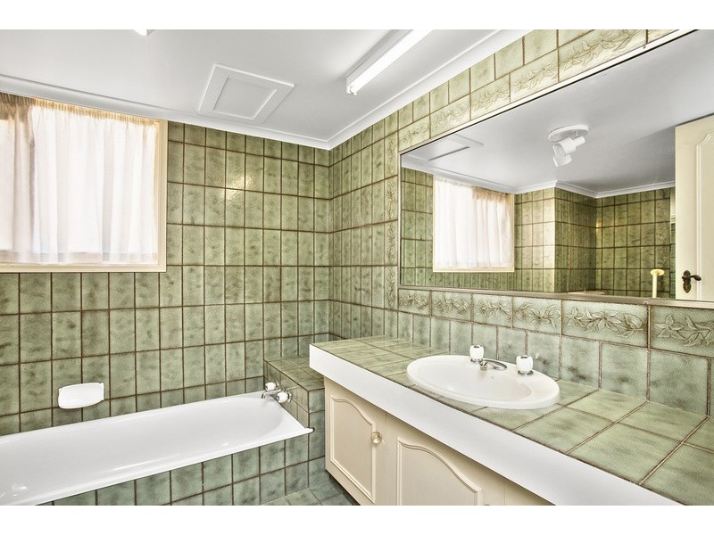 1 “Alba 10″/11 Riverview Parade, Surfers Paradise QLD 4217