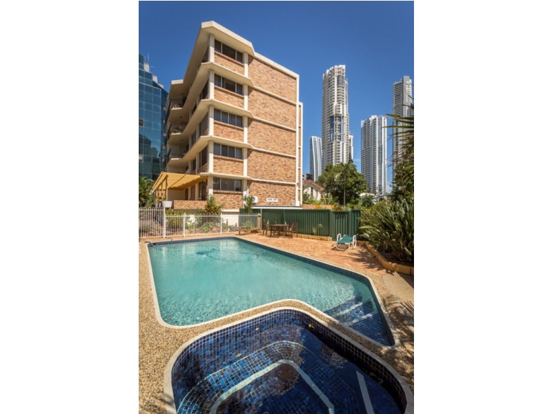 1 “Alba 10″/11 Riverview Parade, Surfers Paradise QLD 4217