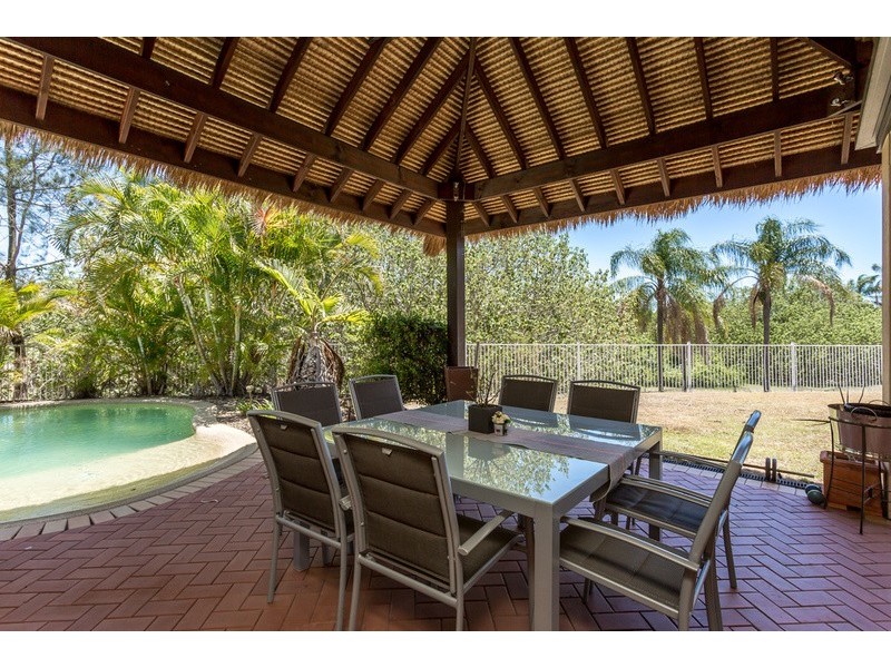 8 Meadowlake Drive, Carrara QLD 4211