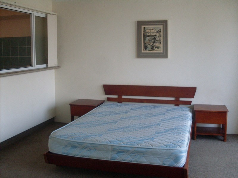 2 Riverview Parade, Surfers Paradise QLD 4217