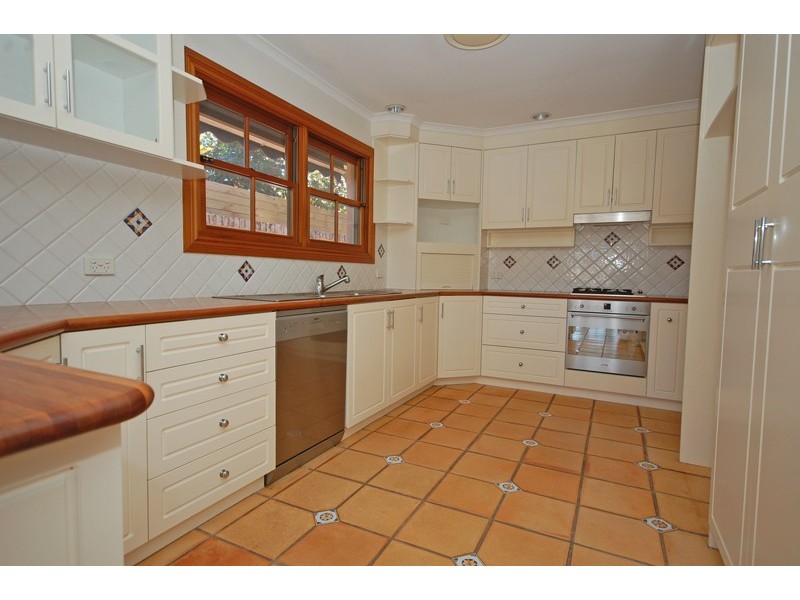 32 Boomerang Crescent, Sorrento QLD 4217