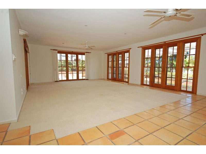 32 Boomerang Crescent, Sorrento QLD 4217