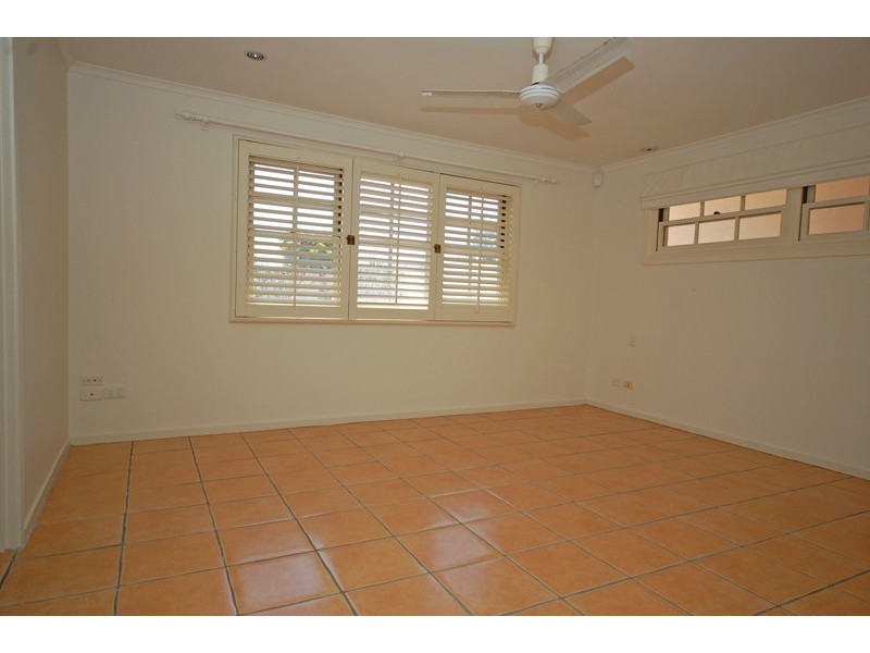32 Boomerang Crescent, Sorrento QLD 4217