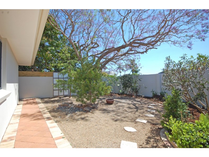 32 Boomerang Crescent, Sorrento QLD 4217