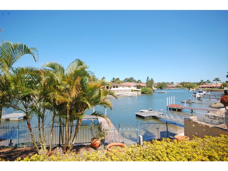 32 Boomerang Crescent, Sorrento QLD 4217