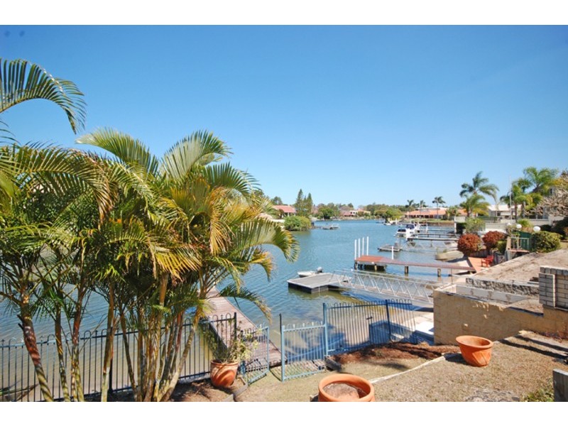 32 Boomerang Crescent, Sorrento QLD 4217