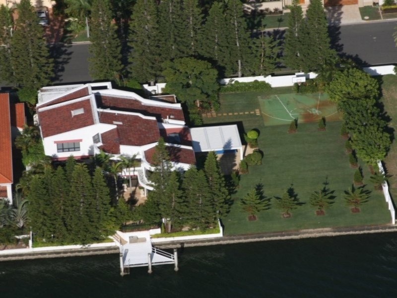 121 – 123 Commodore Drive, Paradise Waters QLD 4217