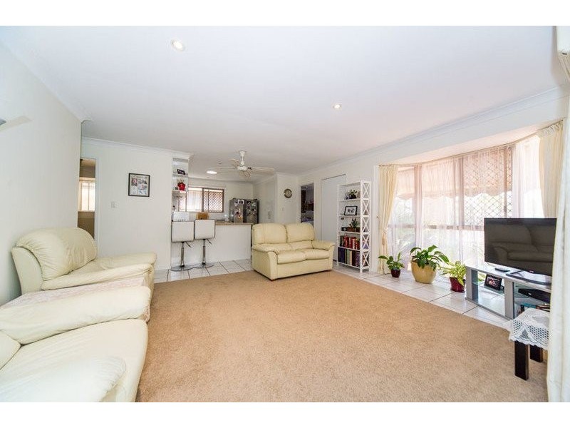 16 Jessica Court, Arundel QLD 4214