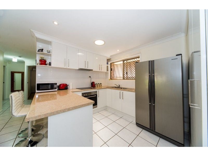 16 Jessica Court, Arundel QLD 4214