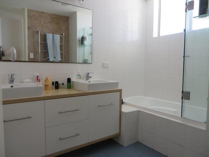 40 The Esplanade, Surfers Paradise QLD 4217