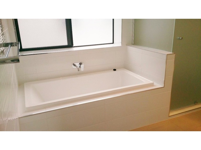 323 Bayview Street, Hollywell QLD 4216