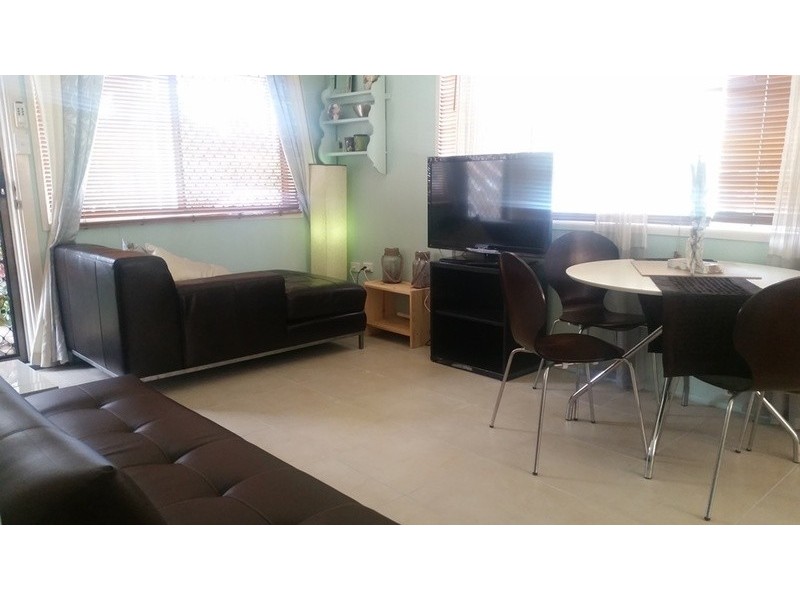 16 Sunrise Boulevard, Surfers Paradise QLD 4217