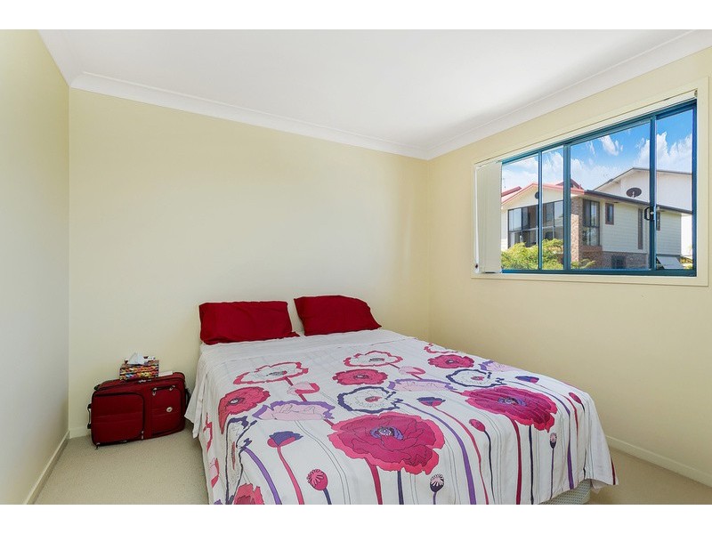 118 Ridgeway Avenue, Southport QLD 4215