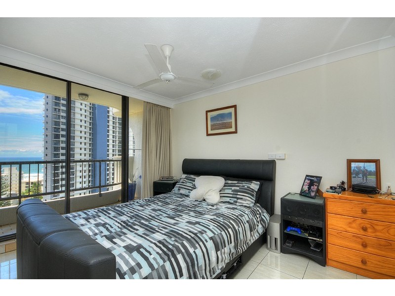 Aristocrat/19 Aubrey Street, Surfers Paradise QLD 4217