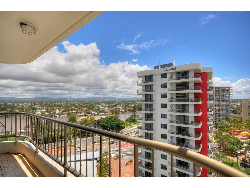 Aristocrat/19 Aubrey Street, Surfers Paradise QLD 4217