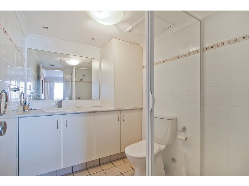 ‘Longbeach’ 28 Northcliffe Terrace, Surfers Paradise QLD 4217
