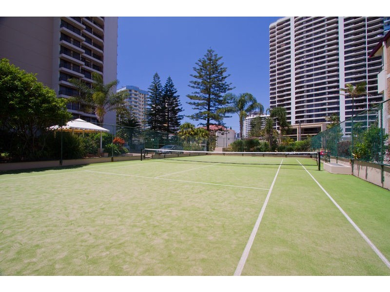 ‘Longbeach’ 28 Northcliffe Terrace, Surfers Paradise QLD 4217