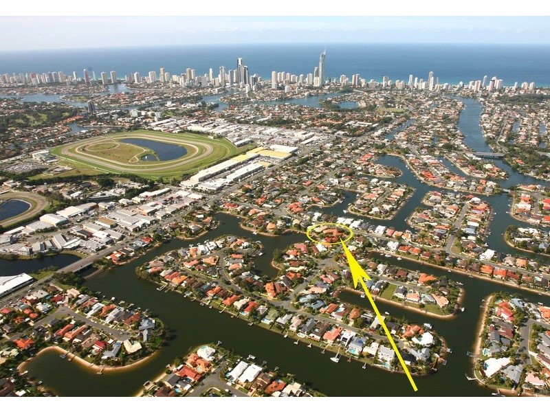 1 Balmoral Avenue, Sorrento QLD 4217