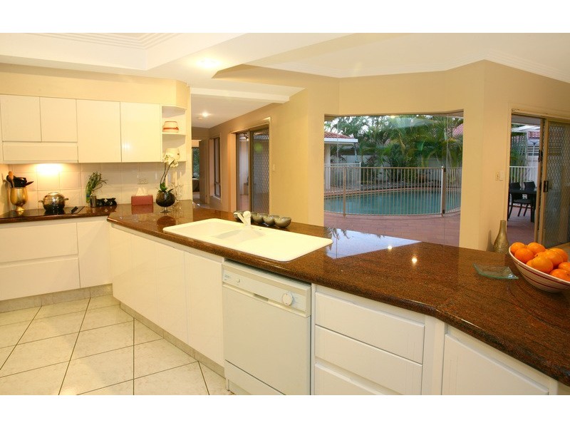 1 Balmoral Avenue, Sorrento QLD 4217