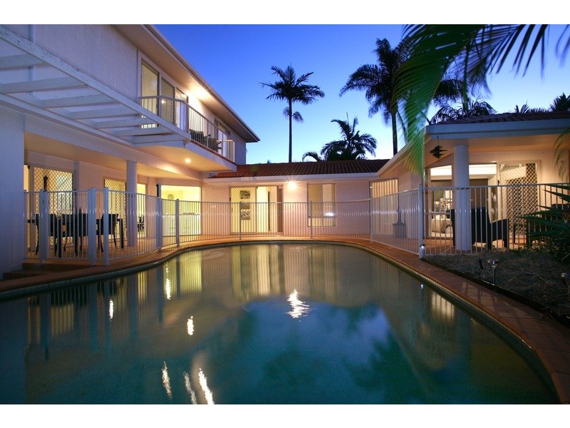 1 Balmoral Avenue, Sorrento QLD 4217
