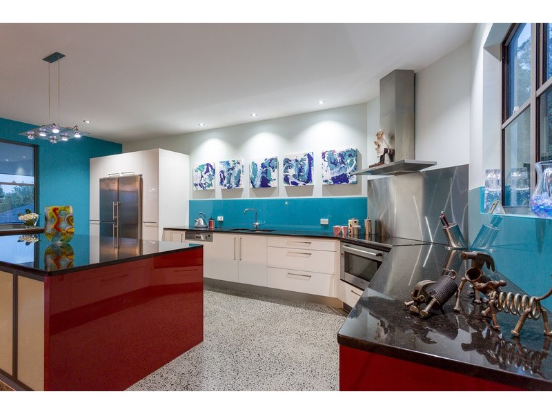 11 Boomerang Crescent, Sorrento QLD 4217