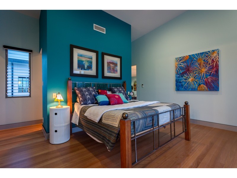 11 Boomerang Crescent, Sorrento QLD 4217