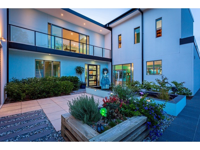 11 Boomerang Crescent, Sorrento QLD 4217