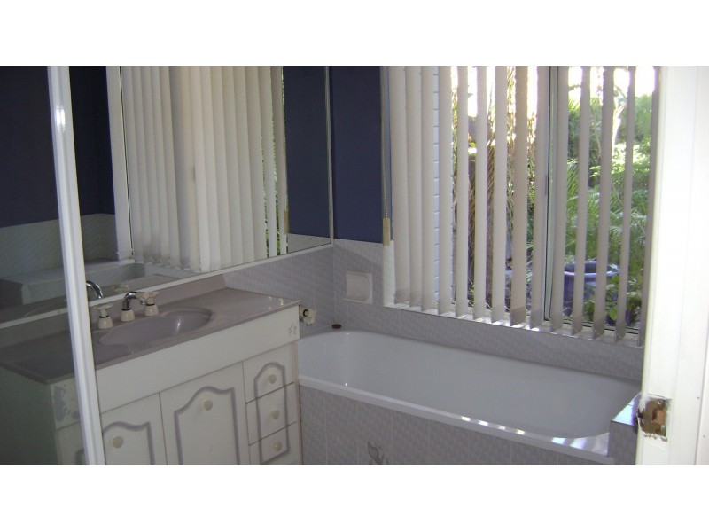 59 Adaminaby, Helensvale QLD 4212